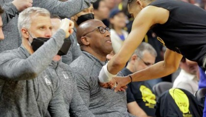 多多28-【现场】老熟人重返湾区 勇士半场89分却被惊出冷汗