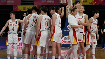 中国女篮三分21投仅4中,篮板球多抢22个成致胜关键