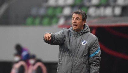 多多28娱乐-大连人急了！遭绝平3人染红 想要保级之能背水一战