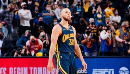 多多28官网-赛季画上休止符 但库里给了勇士一道可以追逐的光